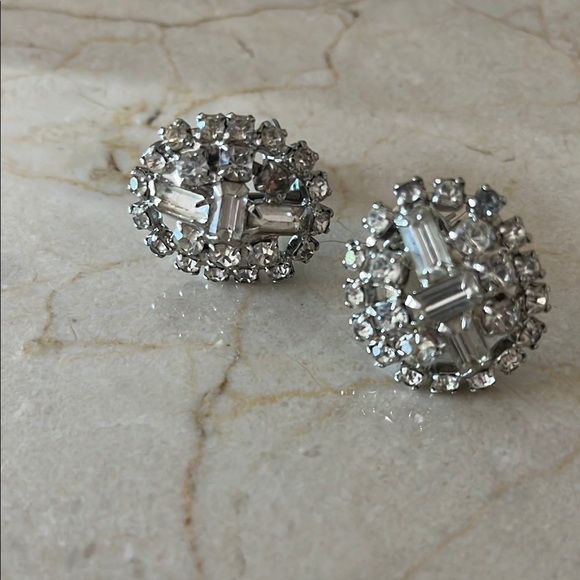 Jewelry - Elegant Vintage Earrings
